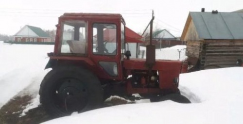 на фото: Трактор мтз 82 б/у, 1996г.- Оренбургская область
